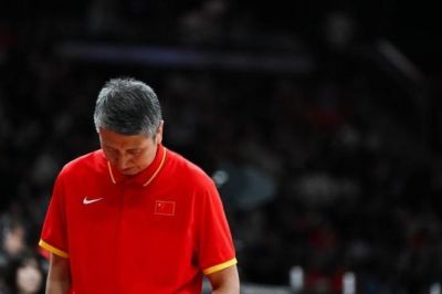 中国男篮连负日本伊朗！媒体人：郭士强请主动请辞，体面一些
