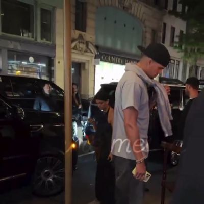 区别对待😂纽约某活动现场：小波特门口签到 布伦森直接进场