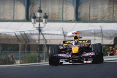 达斯·维达现身F1围场：星球大战三次"入侵"赛道的名场面
