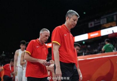 中国青年报评中国男篮:另一个不能回避的问题是指挥