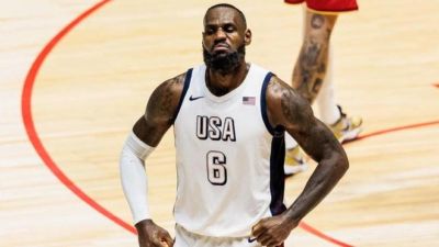 倒酒开喝还补一刀，FS1名嘴把ESPN抽烟风波玩成了段子