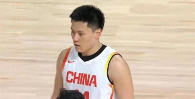 亚运会铜牌战:中国男篮70-79被伊朗打崩,庞峥麟22分、李弘权末节爆发也白瞎,郭士强脸色铁青,该有人出来拍板了