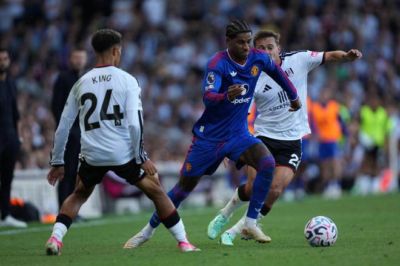 共计26次，富勒姆vs曼联是本赛季英超上半场射门最多的比赛