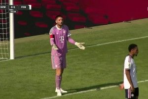 18名小将登场!拜仁1-2德丙球队韦恩 比朔夫点射乌尔赖希“下蛋”