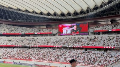 陕西联合主场赛前看台空旷，此前多家球迷协会声明本场不组织助威