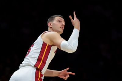 队记：约维奇具备充足的天赋但需更强动力兑现潜力 拉松拼劲十足
