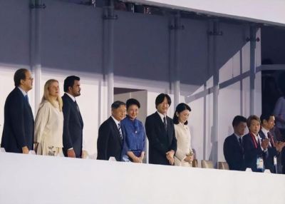 名古屋亚运会开幕式，雅子皇后蕾丝裙惊艳，纪子妃素衣尽显端庄