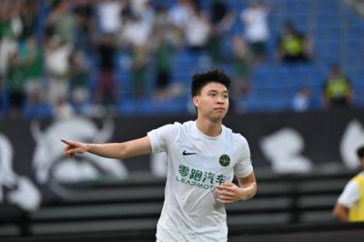 身价180万！西班牙博主：格拉纳达仍有意王钰栋 但球员更想去德乙