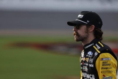 一拳换一抓：NASCAR围场内那条没人写下来的规矩