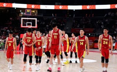 中国男篮在亚运会创下历史低谷，媒体人直言“实力不足无可奈何”