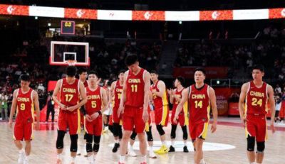 扎心！郭士强分析输球原因，胡明轩坦言失误，中伊对抗揭示男篮17年大变化