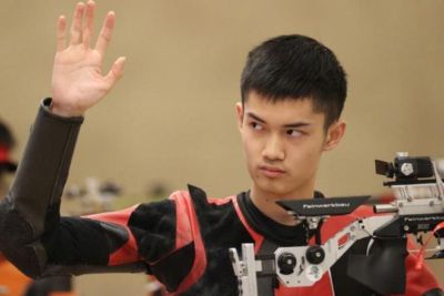 两位奥运冠军坐镇！男子10米气步枪团体赛，中国队破世界纪录夺冠
