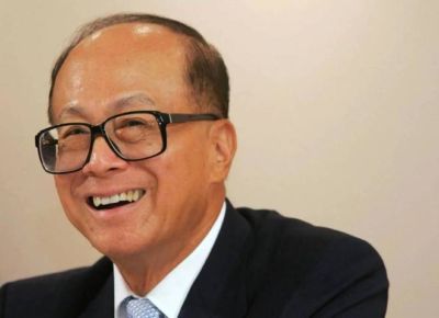 四大家族集体悼念董建华，97岁李嘉诚一通电话，藏着60年交情