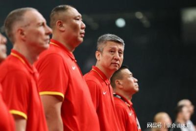 中国男篮被淘汰第二天，最新主教练曝光，打爆日本韩国，真的稳了