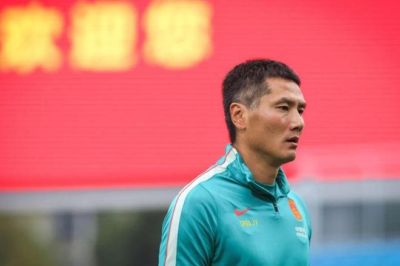 足球报：国足热身赛需100%投入，态度不佳者应弃用