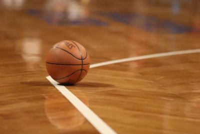 篮网被评"太怪了"：两个20岁新星，配一个不传球的兰德尔？