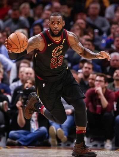 NBA内部人士一句话唠明白了：勒布朗詹姆斯带队的76人纸面挺唬人，可44胜还是58胜