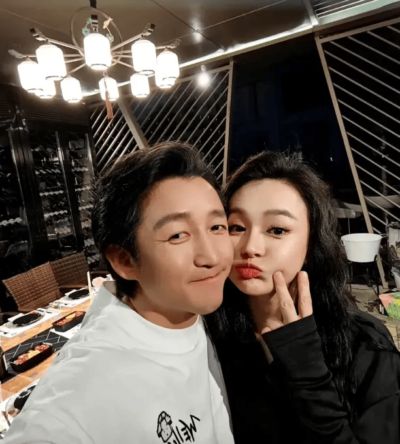 一盏吊灯300万,创业亏光家底,邹市明夫妇的债快要还清了