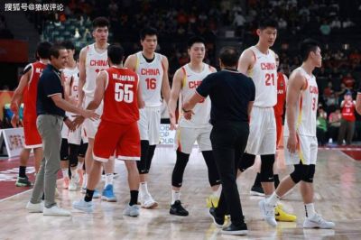 杨毅：我真想看杨瀚森打5胡金秋打4王俊杰打3 后卫上林葳赵睿等人