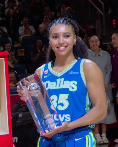 佩奇女友!状元阿齐·福德WNBA全明星三分大赛夺冠 历史新秀首人