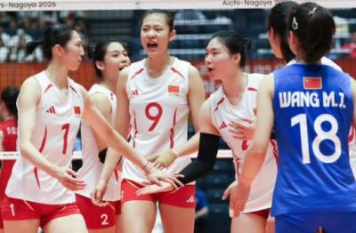 女排3-2淘汰泰国3喜1忧!王奥芊张籽萱证明价值,吴梦洁统治级!