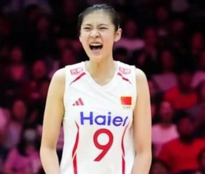 女排逆转泰国晋级决赛！王奥芊+吴梦洁合砍46分，龚翔宇关键！