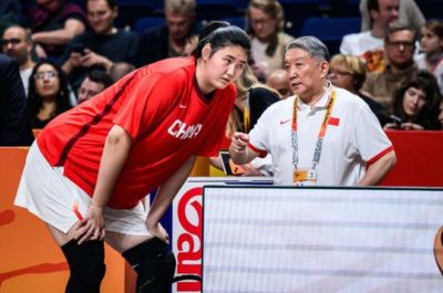 疯狂22-0！中国女篮半场领先印尼35分 张子宇12分罗欣棫14分