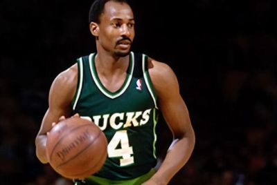 外线球员拿DPOY有多难？NBA仅8人做到，乔丹太强，莱昂纳德两次