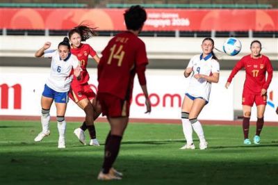 中国女足5比1大胜菲律宾队，小组第一晋级淘汰赛