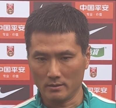 邵佳一：黄晟豪是很有希望的一个球员，我们也想看一看他