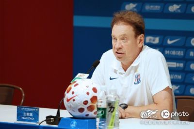 斯卢茨基：德比永远是意义非同的比赛，无关两支球队的积分排名