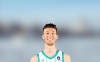 一笔三方交易:送出1人,换回2人签约权加1个首轮签