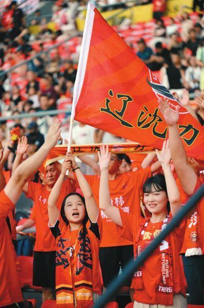 共赏绿茵对决 共度中秋佳节