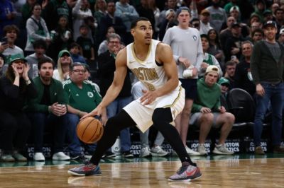打过NBA？喀麦隆男篮通杰首节7中1仅3分 去年第53顺位被绿军选中
