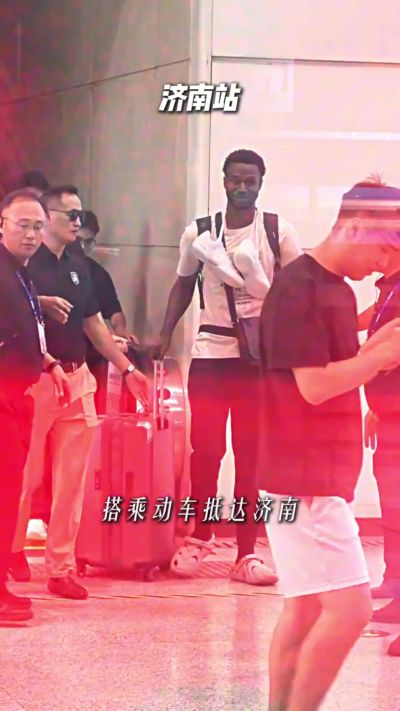 明年再见！维金斯回忆中国行瞬间：感谢你们的爱 谢谢！