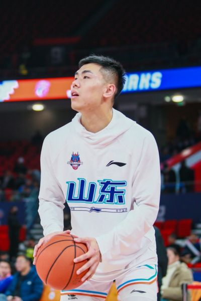 媒体人：山东男篮刘毅即将加盟NBL联赛的贵州猛龙队