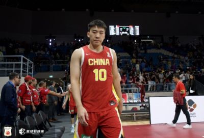 经过近半年的封闭集训 王俊杰和李贤重的表现形成鲜明的对比反差
