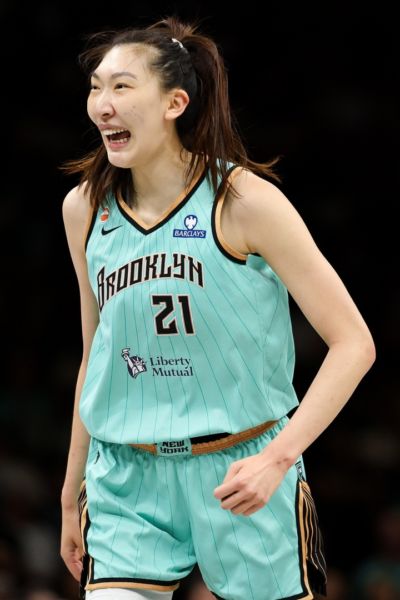 WNBA生涯第100场比赛！韩旭3投1中 得到2分2板1助