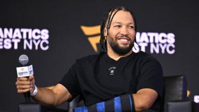 刚拿NBA总冠军就要主持SNL，他坦白：我可能真不行