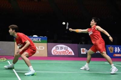 梁伟铿/王昶0-2不敌金元浩/徐承宰，国羽男团1-1韩国