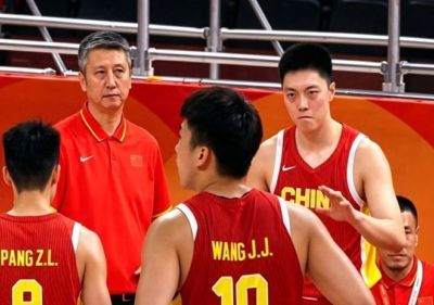 中国男篮真的尽力了？知情人士：只是不合理集训、不完善保障层层拖垮的工具人