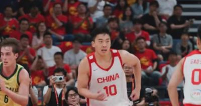 未来之星眼里无光！中国篮球王俊杰之谜，他到底怎么了？