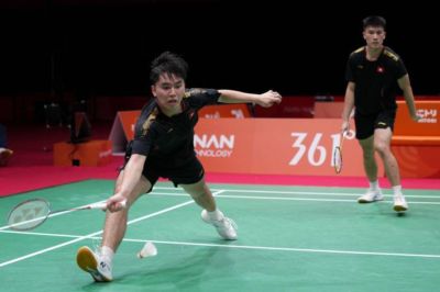 亚运会羽毛球：中国香港队止步首轮 男团八强产生