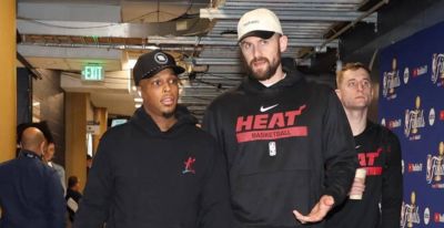 乐福出现在洛瑞猛龙庆典，打趣道：“我还以为这里叫‘LeBronto’”