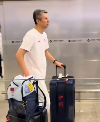 中国男篮抵沪解散！郭士强很严肃，连输日本伊朗最大原因是没核心