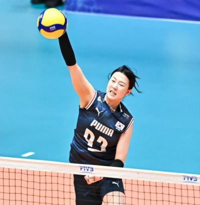 韩国女排惨败李多贤因颜值爆火！日本球迷高赞：太美了像模特演员一样