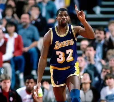 NBA历史上最强的一阵：5人均是MVP！合计拿下16冠13个FMVP