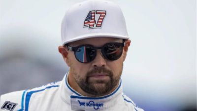 同样挥拳，他被罚7.5万，这次NASCAR却说不管
