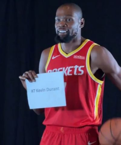 NBA官方晒杜兰特拍摄定妆照：KD已经准备好起飞 迈向第20个赛季