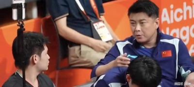 王皓冷笑！急得直挠头 输球后批评林诗栋：正手不会接 反手也不会接